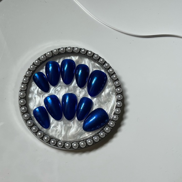 Press on nails - Picture 3 of 4